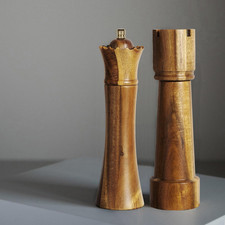 MAITTON Salt and Pepper Grinder Chess Design – Wooden Pepper Mill Set Manual