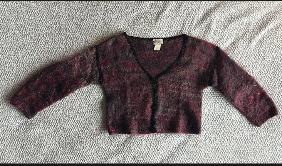 Delicioso Cárdigan Mohair Borgoña Peck & Peck Pre-Loved con Borde de Cinta Negra, Talla S Foto 4 de 4