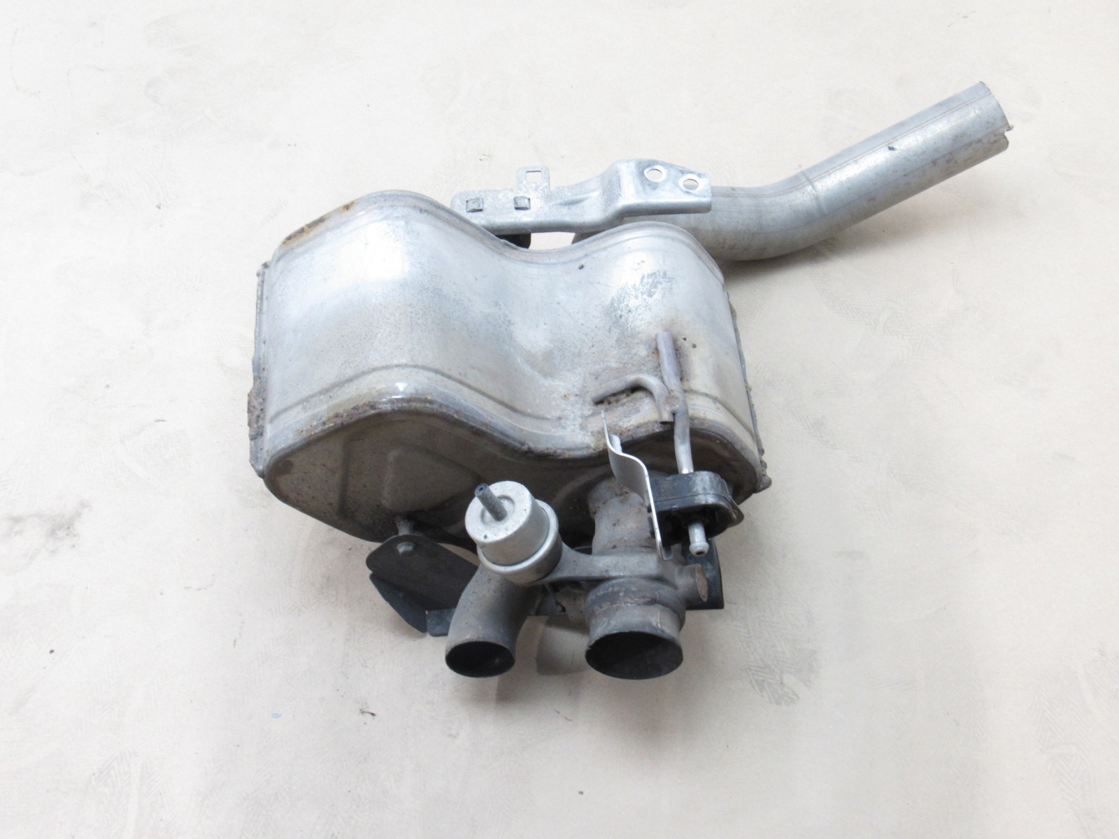 Maserati Levante 2017 Rear Left Driver Exhaust Muffler Pipe 16-24 |:Y