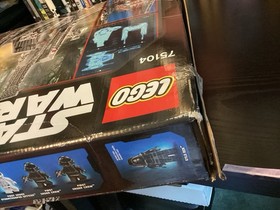 lego star wars: kylo ren's command shuttle 75104 New In Damaged Open Box