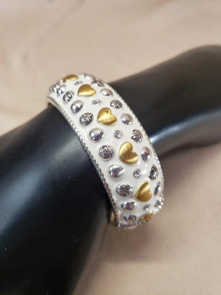 Pulseira magnética articulada corações esmalte branco Brighton - Imagem 3 de 4