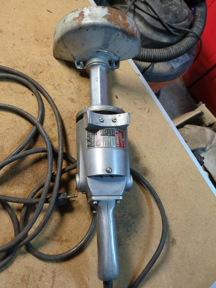 Amoladora recta Milwaukee 5" 5220 Foto 3 de 4