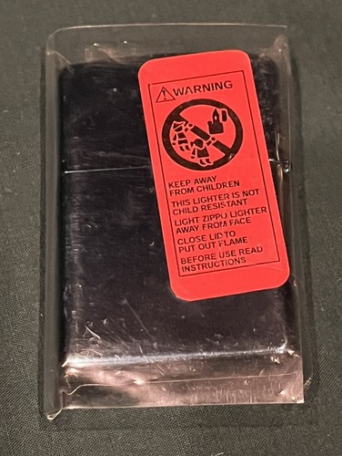 Elvis Presley Zippo Lighter He Dared To Rock New 514 / 4000 RARE Limited 2004 - Picture 2 of 3
