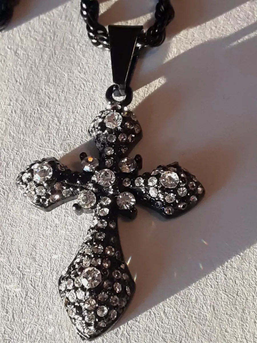 Silver Rhinestone Cross Pendant Short Necklace – Feeling Pretty Sparkly LLC