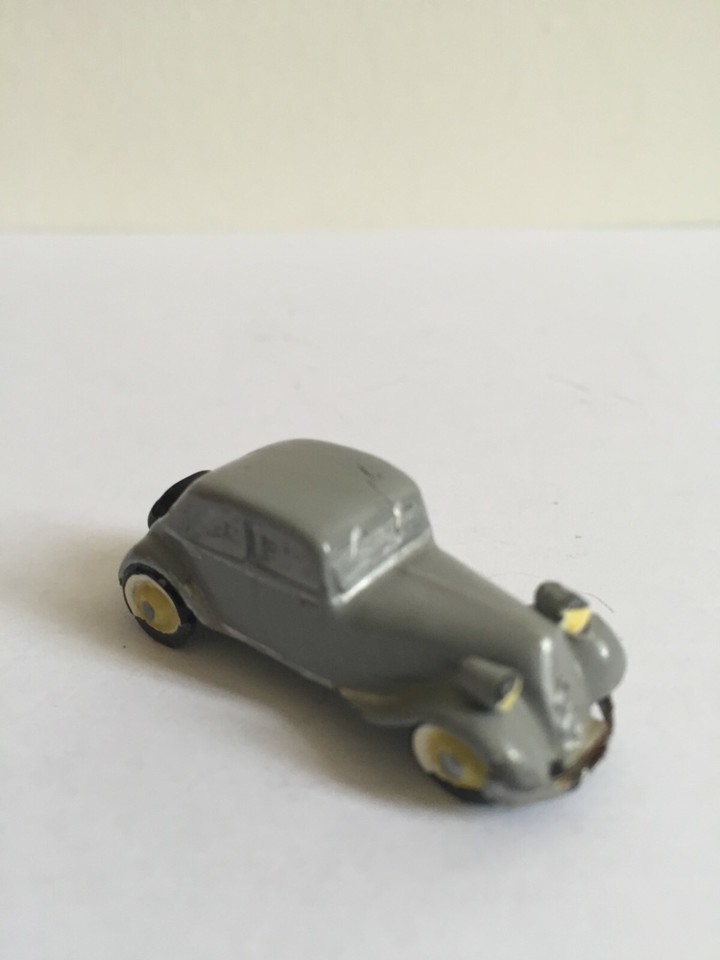 MINIATURE DOMINIQUE GAULT J CARLTON FIGURINE FRENCH CAR FRANCE PARIS