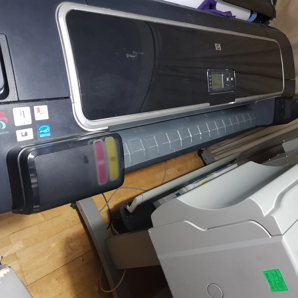 Still Open - Designjet Z5200PS 44" Canvas Poster Sign printer with warranty - Image 2 of 4