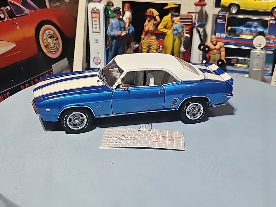 VINTAGE Franklin Mint 69 Camaro Z28. Pristine Blue LIMITED EDITION NICE CAR 🚗 - Image 4 of 4
