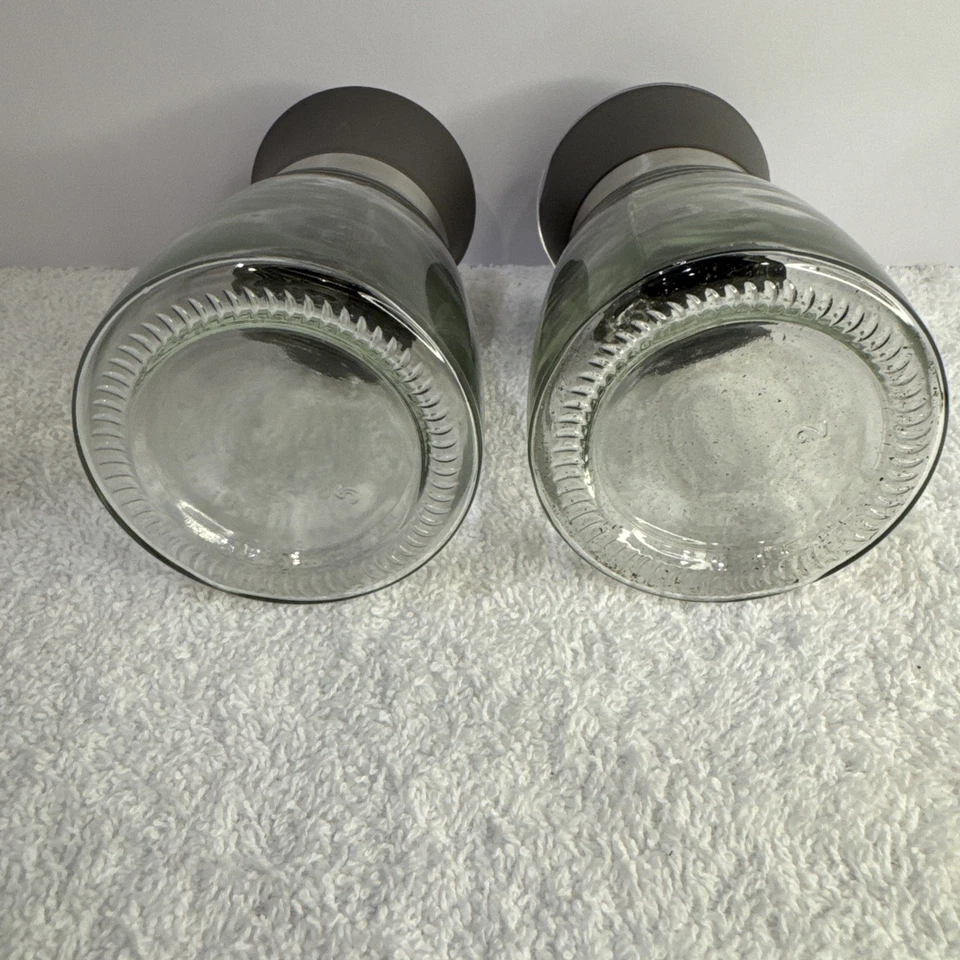 Juego de salero y pimienta Cuisinart de vidrio de 6 oz cada uno Foto 3 de 4