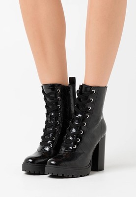 STEVE MADDEN | Block Leather Heel Booties Size 5.5 Latch Black Croc