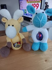 Portauovo di Pasqua per giraffa e pecora lavorato a mano