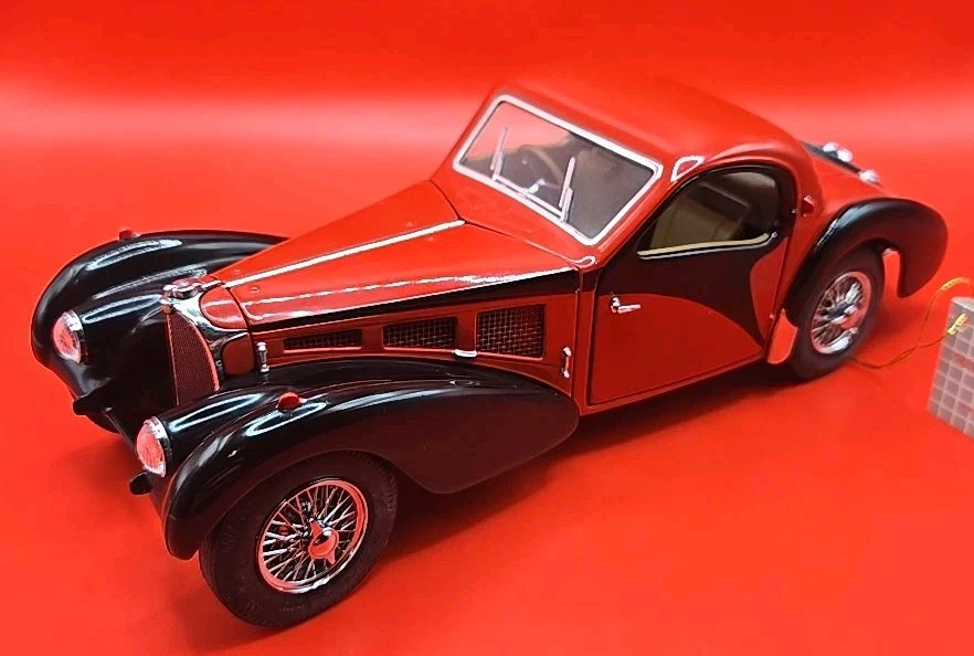 Franklin Mint 1/24 Scale 1936 Bugatti Atalante Type 57SC Red / Black Diecast New - Image 4 of 4