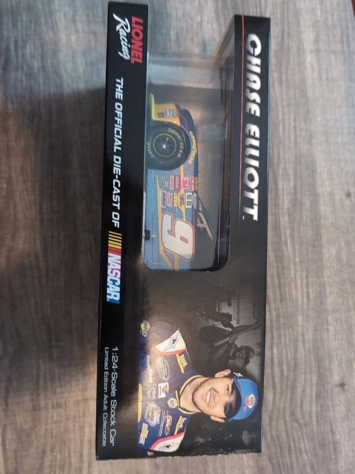 CHASE ELLIOTT 2014 BLUE GALAXY COLOR #9 ROOKIE OF THE YEAR NAPA CHEVY /709 MADE! - Image 3 of 4