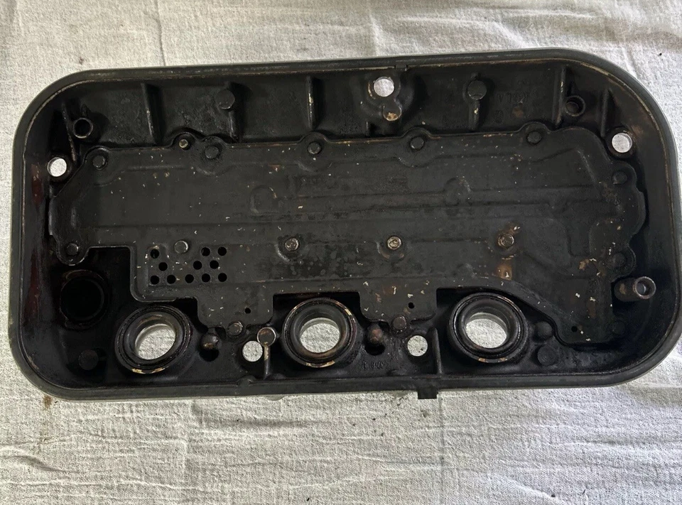 2005 年本田导引阀盖原始设备制造商前盖 — 第 2/4 张图片