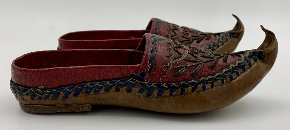 Zapatillas para fumar vintage de cuero hechas a mano de Turquía/Oriente Medio Foto 3 de 4