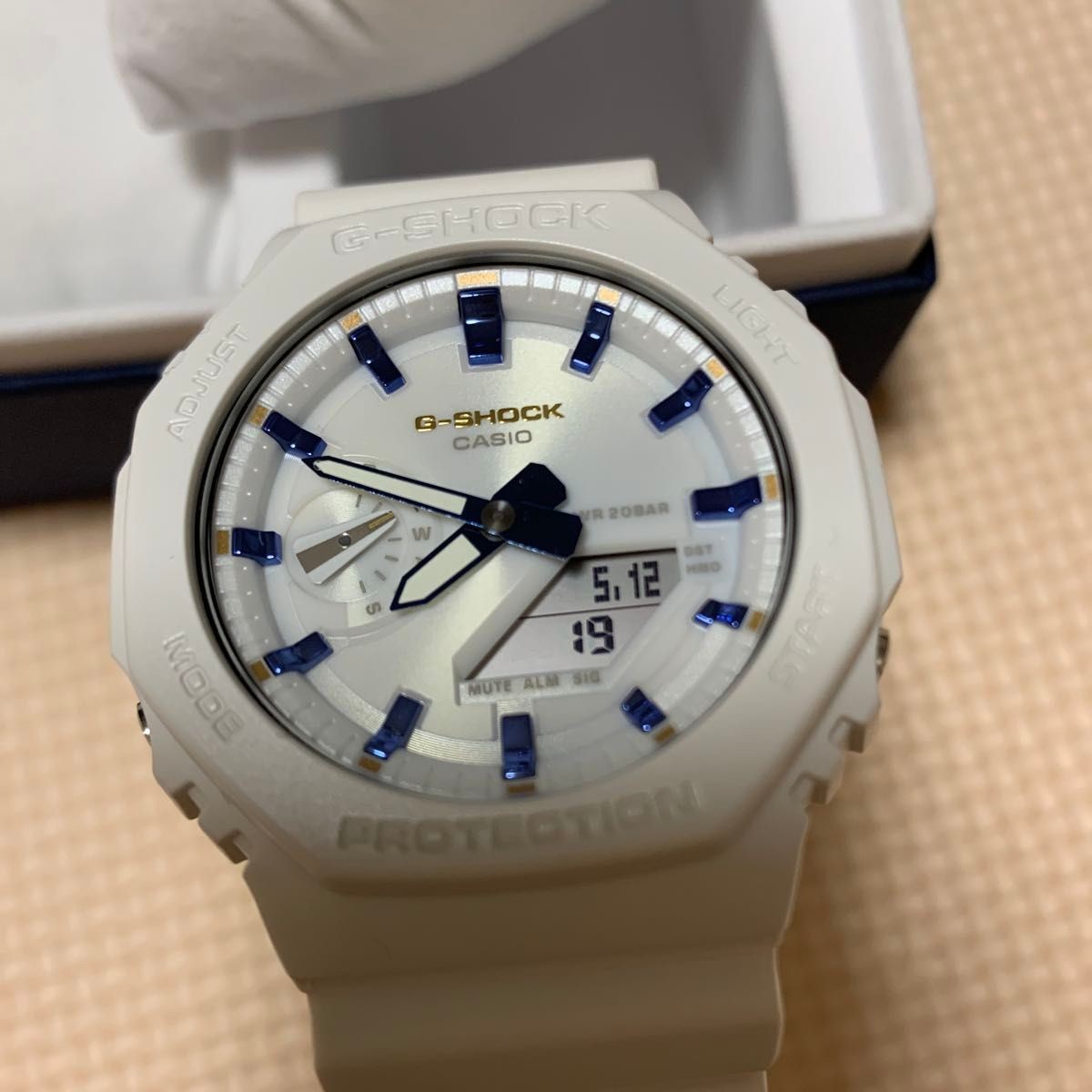G shock 5611 white - Gem
