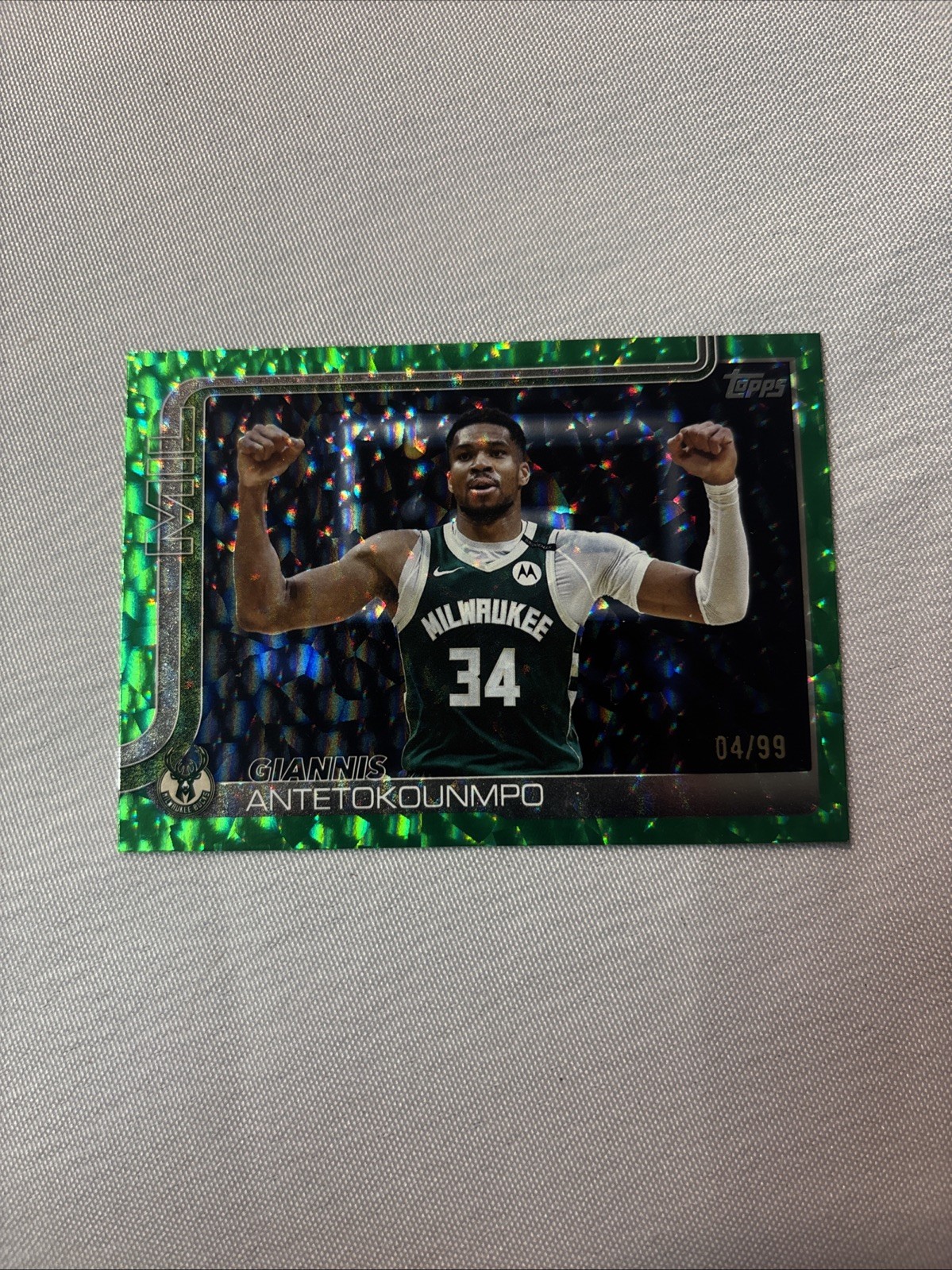 2025-26 Topps Basketball Giannis Antetokounmpo #54 Green Crackle Foil /99