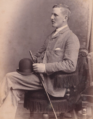 Viktorianische Kabinettkarte Foto Mann Bowler Hut Stock McGregor Kilmarnock Schottland