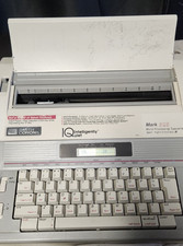 *VINTAGE* Smith Corona Mark 325 SPELL RIGHT 5A-1 Int Quiet Portable E Typewriter thumbnail