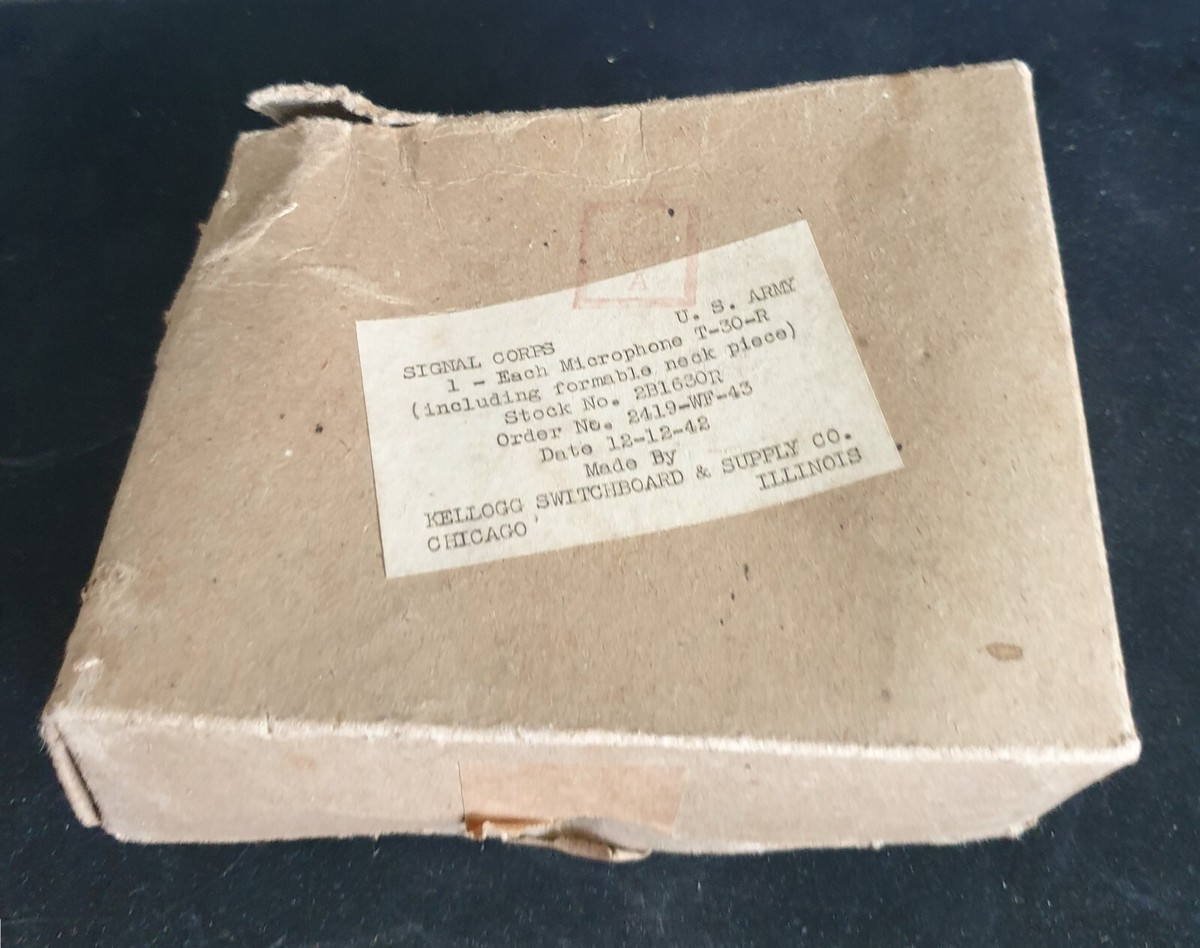 WW2 United States Army Air Force Bomber Pilot's T-30-R Throat