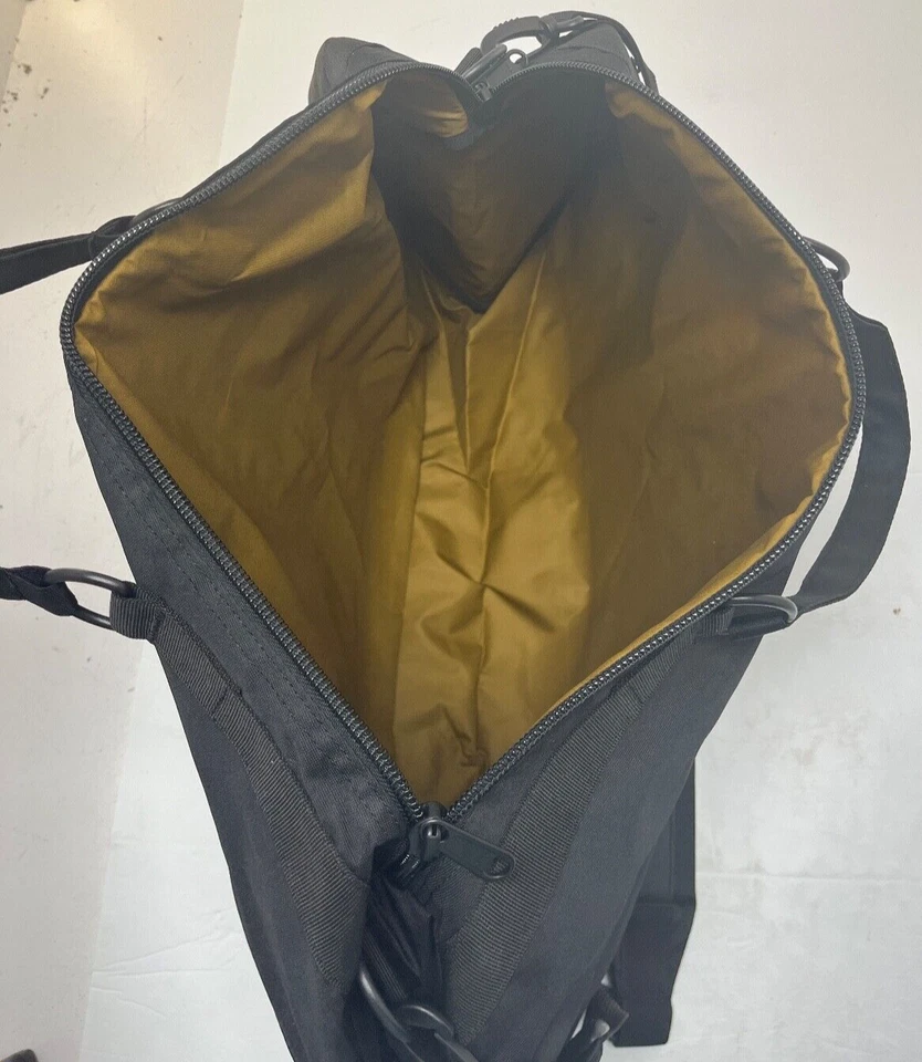 NUEVO Bolso de Lona Victorinox Grande con Cremallera Tubo Negro con Asas Envío GRATIS Foto 3 de 4