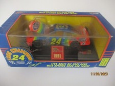 JEFF GORDON 1995 CHAMPION DuPONT 1/24 SCALE DIECAST BANK RACING CHAMPIONS 24