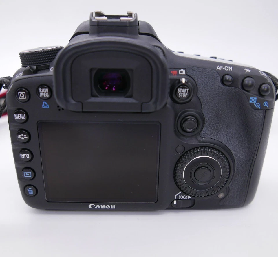 Canon EOS 7D 20.2MP Digital SLR Camera - Image 2 of 4