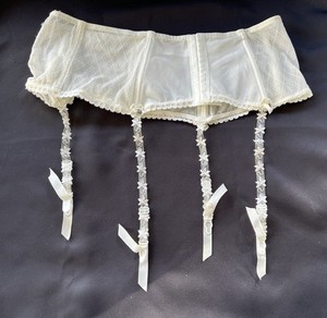 Cacique Bride Bridal Floral Lace Hearts & Bows Garter Belt Plus Size 18/20 Ivory