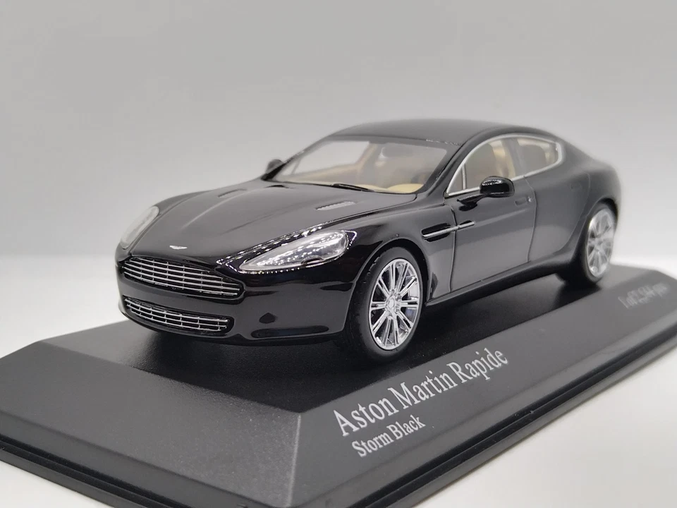 Minichamps 1/43 Aston Martin Rapide 2010. Foto 2 de 4