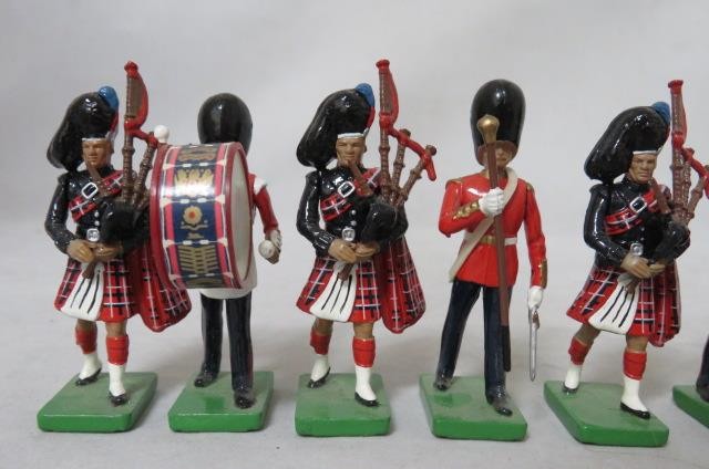 W Britains 1990 - 8 Scots Royal Guards Black Watch Pipers & Drums Lot (RARE) NM