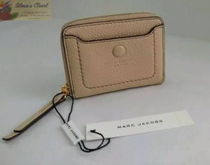 marc jacobs empire city leather zip wallet