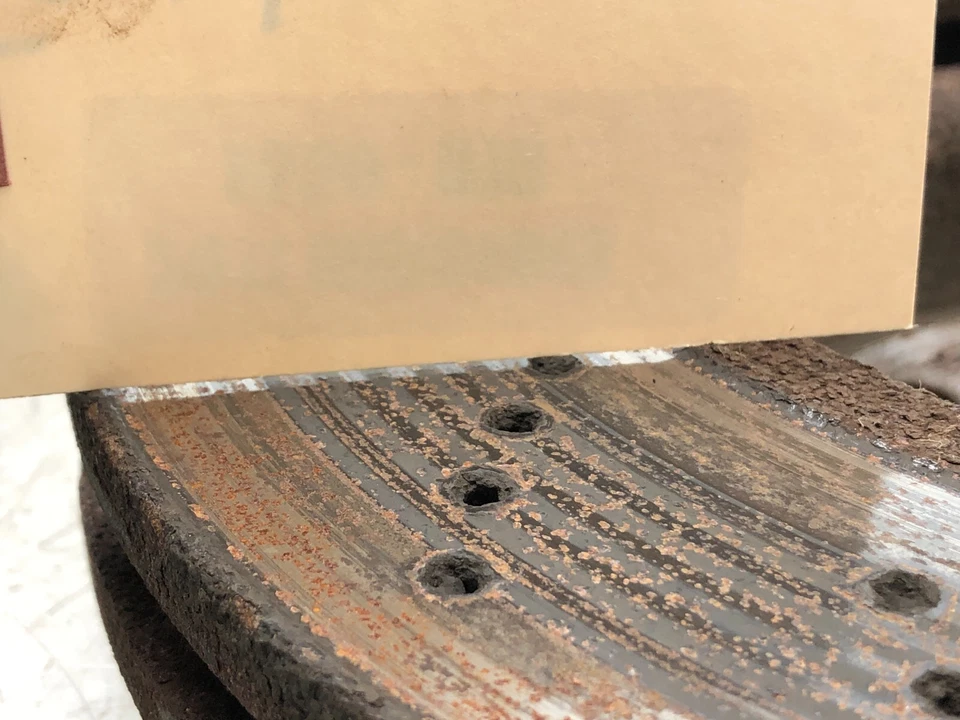 Par de rotores de freno de disco delanteros Mercedes Benz E550 2010-2013 OEM. Foto 4 de 4