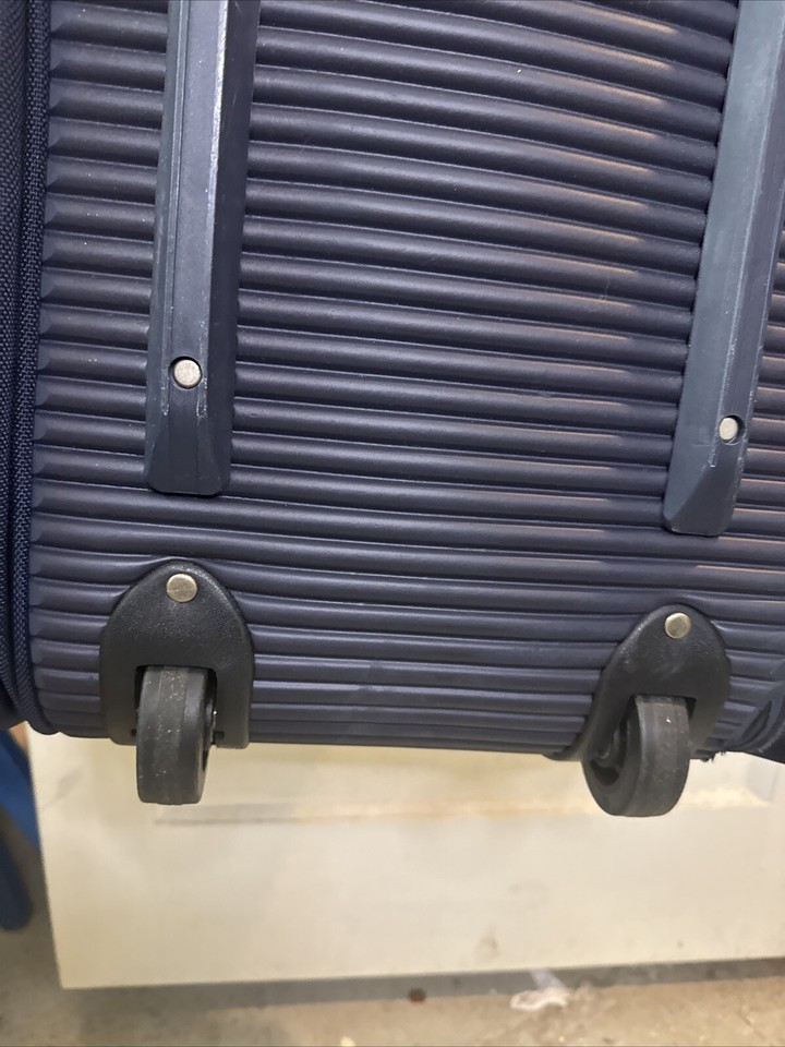 Briggs & Riley Blue Golf Travel Bag Rolling 2 Wheel Bag Travel w/Strap