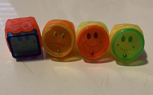 4 Adorable Vtg Gumball Ring Ball Game Cracker Jack Vend Happy Face Prize Toy Lot - Picture 11 of 14