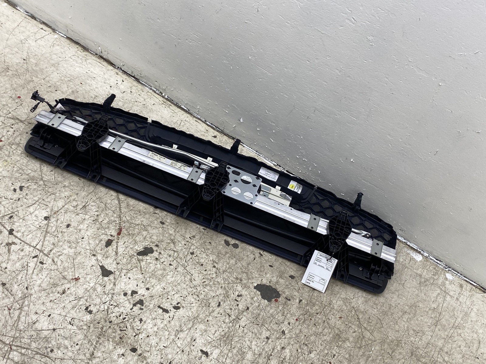 2010-2020 BENTLEY MULSANNE OEM REAR WINDOW SUN COVER SHADE 3RD BRAKE LIGHT LAMP