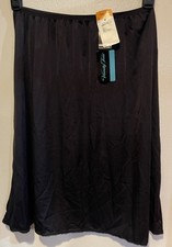 NWT Vanity Fair Size Large 24 inch Black Nylon Half Slip Style 11711