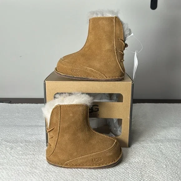 Botas Infantiles UGG 5206 Castaño 12-18 Meses Talla 4/5 (NUEVAS) Foto 2 de 4