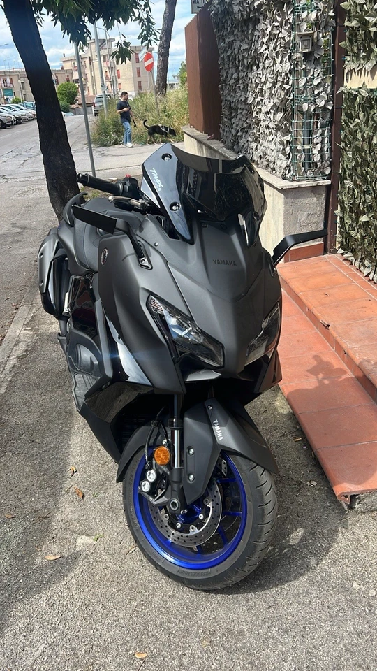 CUPOLINO PARABREZZA SPORTIVO FUME'  YAMAHA T-MAX TMAX 560 2022 2023 2024 + 2025 - Immagine 3 di 4