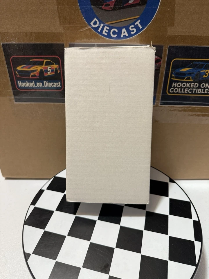 РЕДКИЙ автомобильный набор Action 30 Years of Champions 1991-1995 NASCAR 1:64 5 Дейл Эрнхардт - Изображение 4 из 4