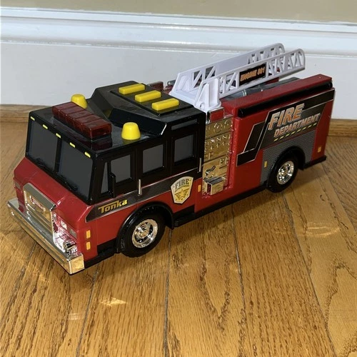 Tonka Hasbro 2014 Fire Truck w/ Ladder & Sound and Working Lights Batteries Inc.