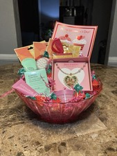 Valentine Day Gift Basket