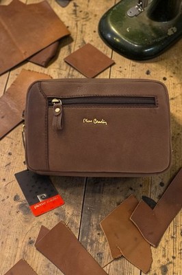 Pierre Cardin Luxus Herren Echtleder Pochette Testa di Moro Bag Made in Italy 