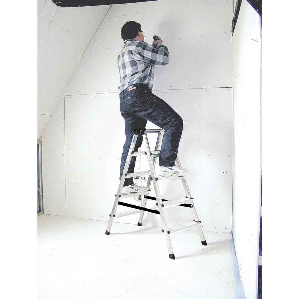 Eviter les chutes avec un escabeau double stable en aluminium