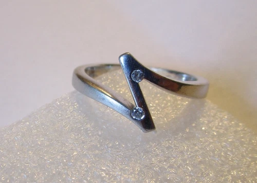 Vintage Sterling Silver Front Z Shape Rhinestone Ring Size 8