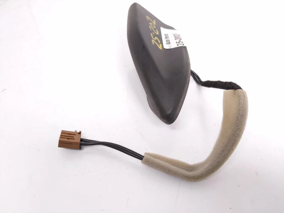 2022-2024 Nissan Frontier Radio Roof Antenna 28208-9Bu0b - Image 2 of 4