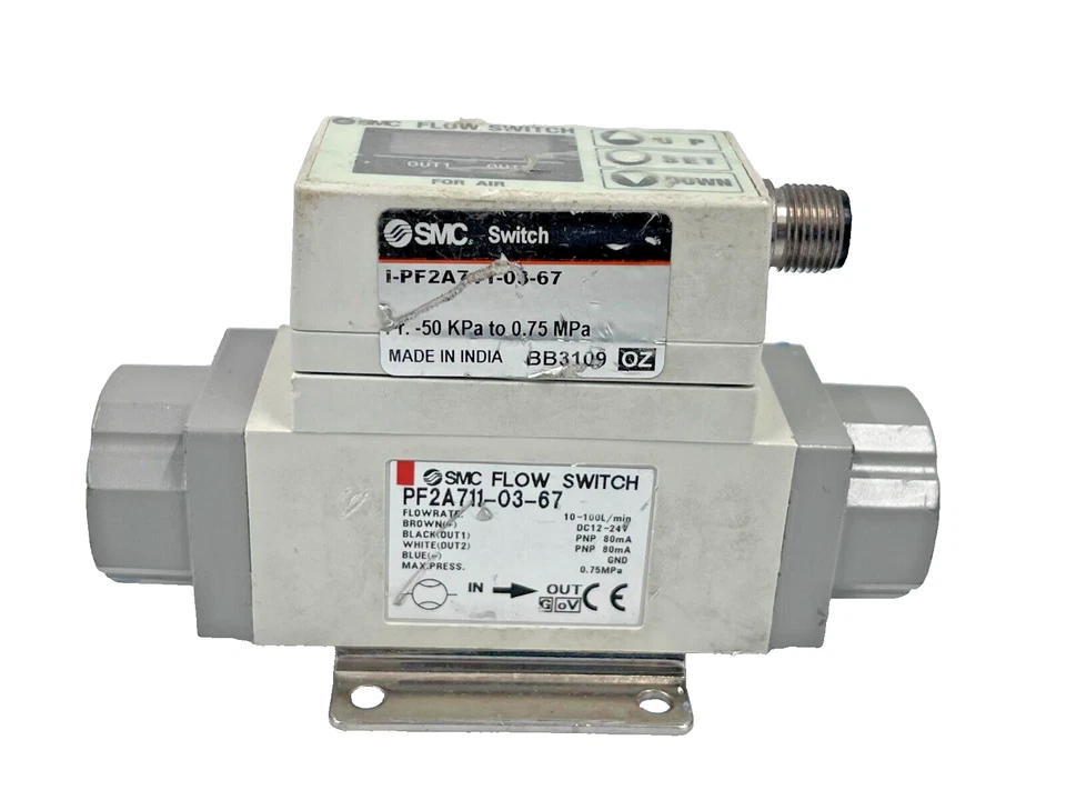 SMC PF2A711-03-67 Digital Flow Switch for Air 3/8" 10-100 LPM - Image 2 of 3