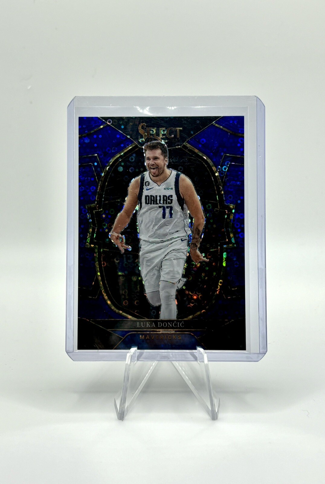 2022-23 Panini Select - Concourse Blue Disco Prizm #51 Luka Doncic 21/25