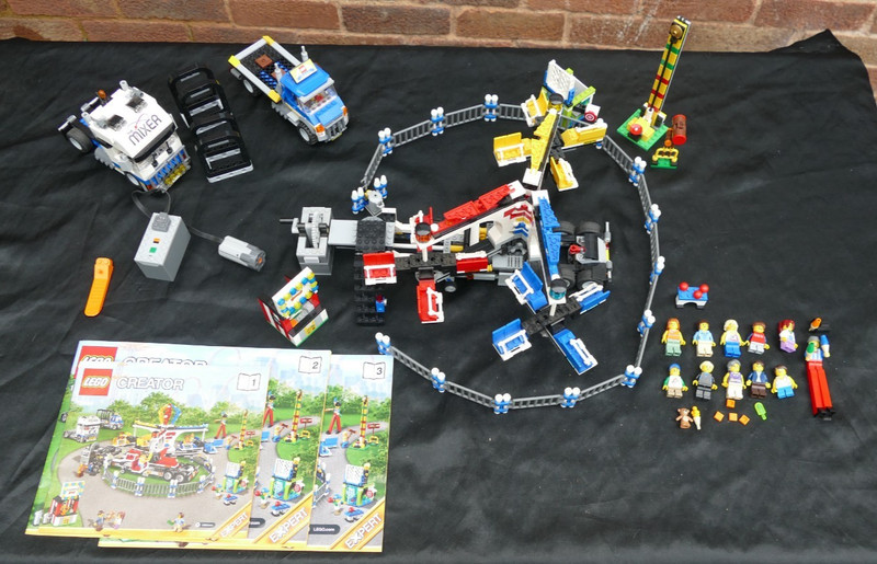 LEGO Creator - Fairground Mixer - 10244 with instructions