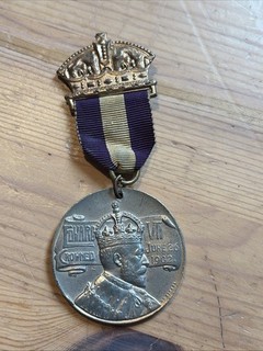 1902 King Edward VII Coronation Medal 4cm dia w/ Ribbon United British Empire