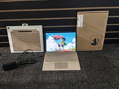 Microsoft Surface Pro 11 13 2.2 GHz Ultra 7 268V, 32GB RAM, 512GB Storage BUNDLE