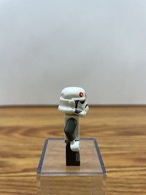 Lego Star Wars Minifigure  Imperial AT-AT Driver 4483 sw0102 Yellow Head